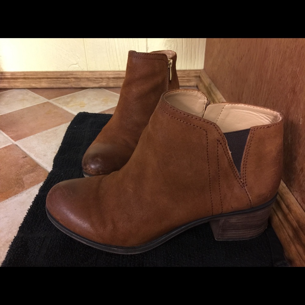Franco Sarto Women Melville ankle bootie nubuck